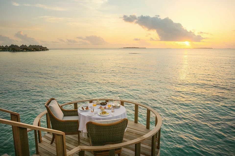 Jeder Tisch im Restaurant steht auf einer eigenen kleinen „Insel“ für äußerste Privatsphäre
