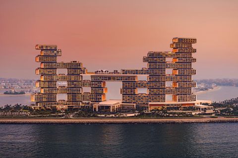 Das Atlantis The Royal umfasst eine Fläche von 400.000 Quadratmetern und verfügt über 795 Zimmer, Suiten und Penthouses