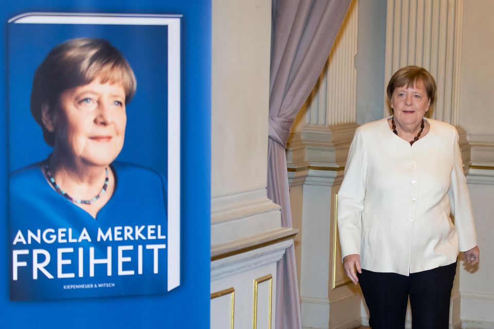 Angela Merkel hat ihre mit Spannung erwarteten Memoiren vorgestellt