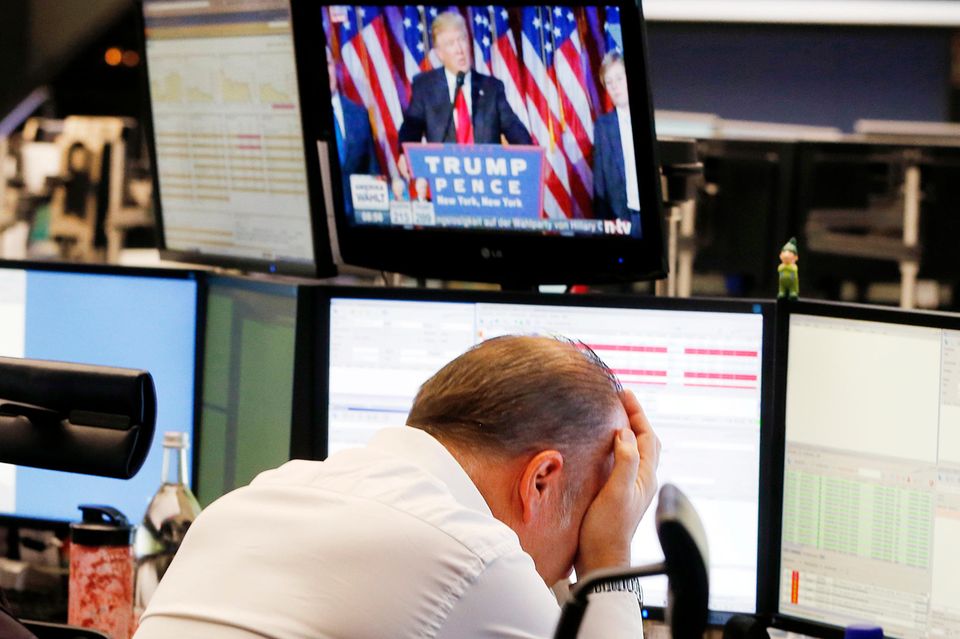 9. November 2016: Die Amerikaner wählen Donald Trump zum Präsidenten. An der Wall Street schieben Anleger Bedenken beiseite und setzen auf sinkende Steuern für Unternehmen und hohe Infrastruktur-Investitionen. Der Dow geht auf Rekordkurs. In seinem Windschatten etabliert sich der Dax wieder über 10.000 Punkten.