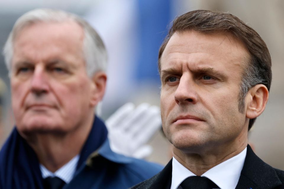 Frankreichs Präsident Macron und Regierungschef Barnier beim Tag des Waffenstillstandes am 11. November