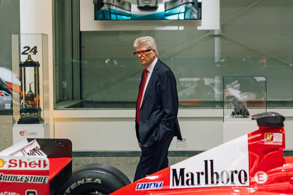Auch Formel-1-Boliden gehören zu Lohs beispielloser PS-Sammlung