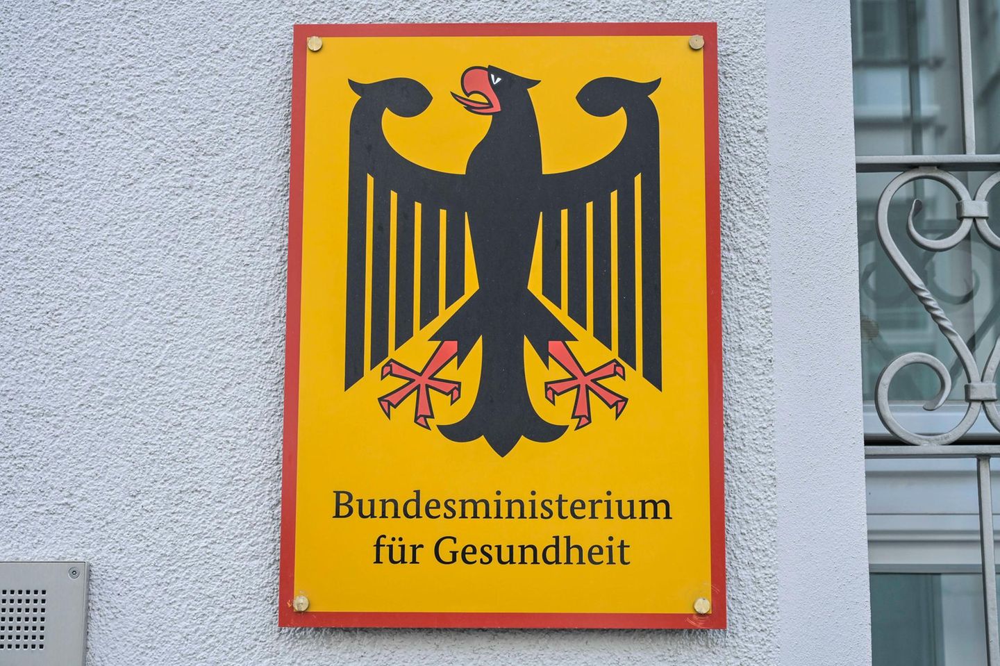 Zweitsitz des Bundesgesundheitsministeriums in Berlin: Geschäftsgeheimnisse verletzt?