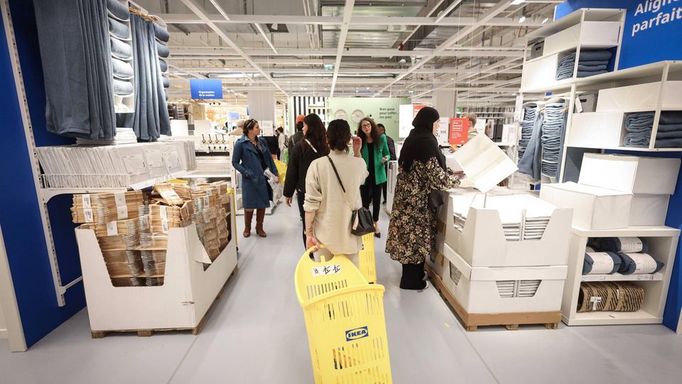 Menschen im IKEA Menschen im IKEA