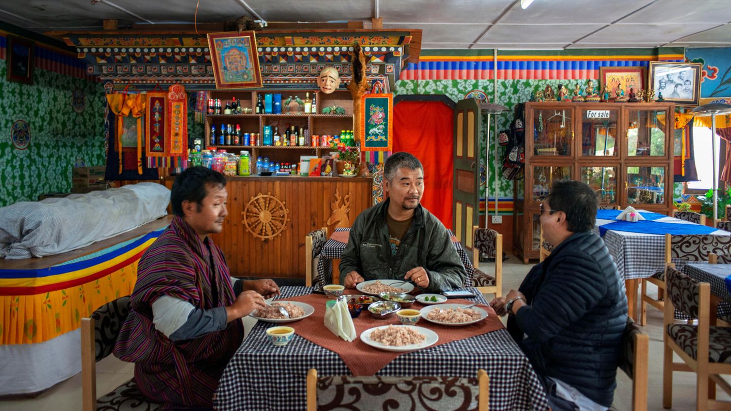 Brutto-Nationalgl-ck-Bhutan-und-das-gute-Leben-Ist-Gl-ck-wirklich-wichtiger-als-Geld-