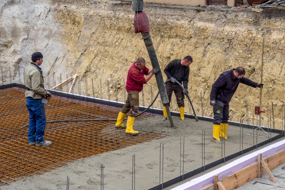 Haus kaufen oder neu bauen, aber das Grundstück nur pachten – das ist das Prinzip des Erbbaurechts