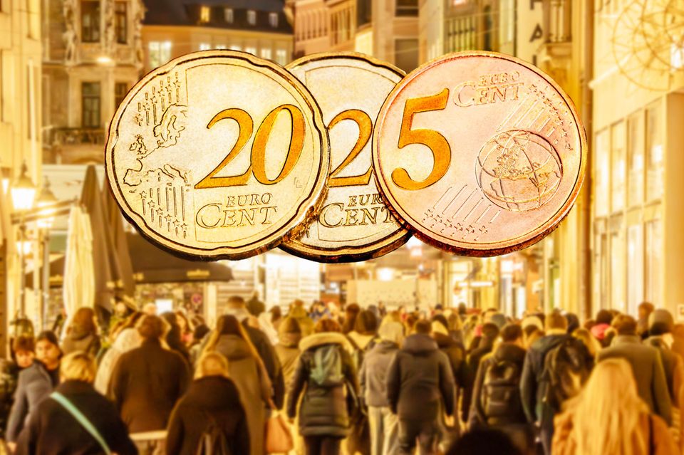 Mehrere Cent-Stücke bilden die Jahreszahl 2025