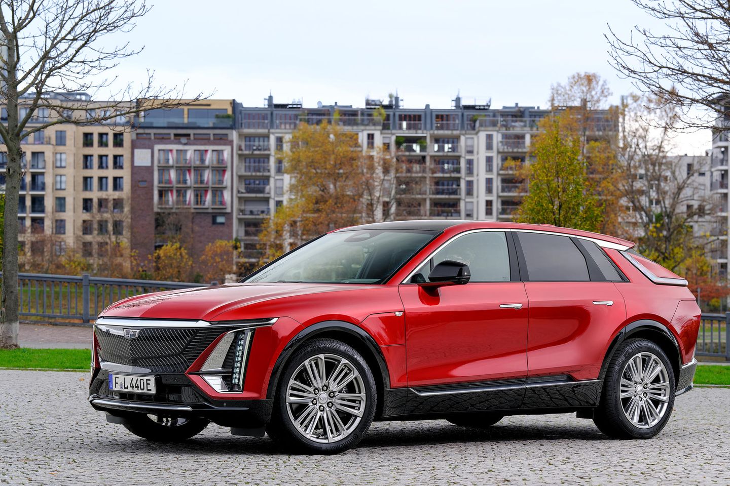 Lyriq suv hotsell