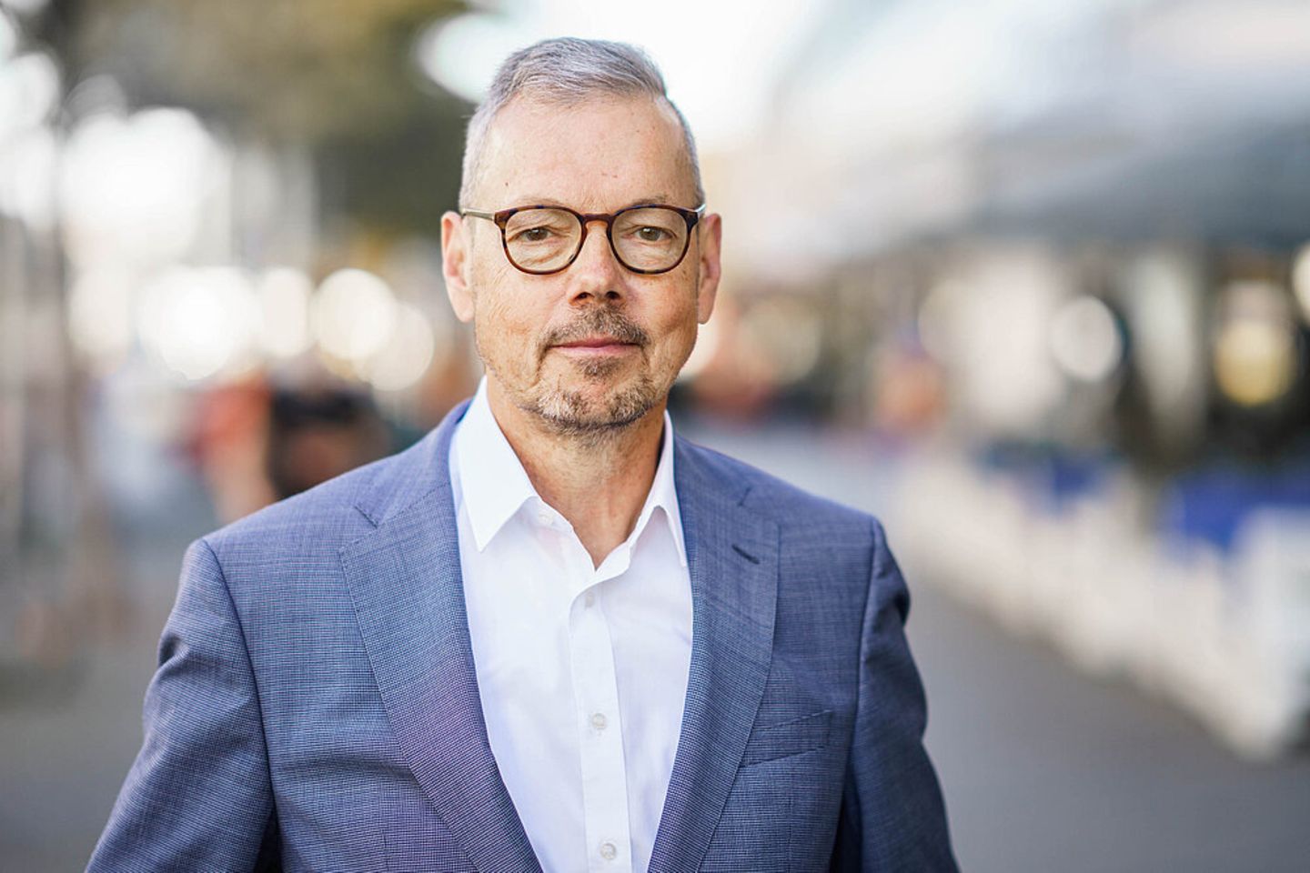 Peter Bofinger ist Seniorprofessor für VWL, Geld und internationale Wirtschaftsbeziehungen an der Universität Würzburg. Von 2004 bis 2019 war er Mitglied im Sachverständigenrat zur Begutachtung der gesamtwirtschaftlichen Entwicklung