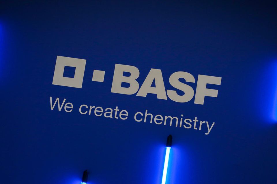 305,3 Mio. Euro: Führend in der chemischen Industrie und stark staatlich unterstützt wird auch BASF. Der Konzern beteiligte sich unter anderem an einem Förderprojekt zum Aufbau von Datennetzwerken in der Automobilindustrie. Dafür erhielt der Konzern insgesamt 2 Mio. Euro.