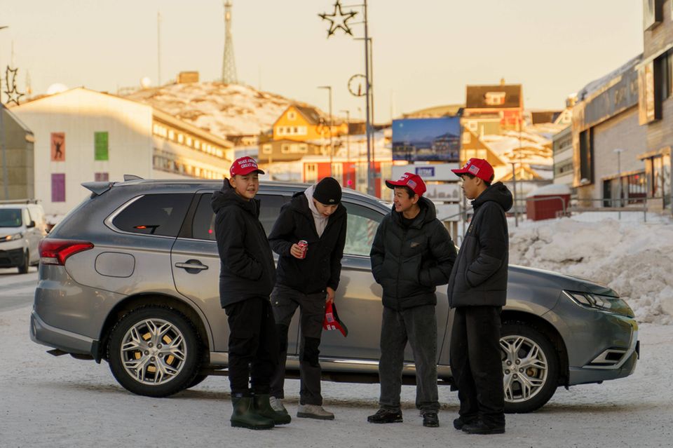 MAGA-Cap statt warmer Mütze: Junge Trump-Fans in Nuuk, Grönland