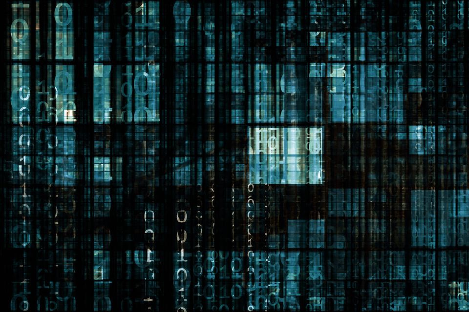 Viele Firmen schreiben Künstliche Intelligenz auf ihr Geschäftsmodell. Nicht immer wird das Versprechen eingelöst
