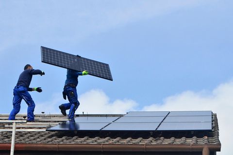 Für Zeiten ohne Sonne brauchen PV-Anlagen einen Stromspeicher