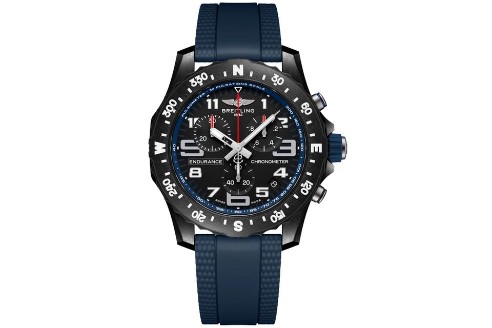 Endurance Pro 44     WAS DIESE UHR BESONDERS AUSZEICHNET: Diese Weiterentwicklung der beliebten Wettkampfuhr richtet sich sowohl an Athleten wie an Hobbysportler. Ihr Gehäuse aus dem hypoallergenen, in der Schweiz gefertigten Verbundmaterial „Breitlight“ ist leichter als Titan, antimagnetisch sowie robust gegenüber Temperaturschwankungen oder Kratzern. Als Nebeneffekt ist es nicht so kalt beim Anlegen.     BASISDATEN (AUSZUG): SuperQuartz-Chronographen-Kaliber Breitling 82 (Werk), COSC-zertifiziert, Breitlight® (Gehäuse), 44 mm Durchmesser, wasserdicht bis100 m, Kautschukarmband.     PREIS: 3.450 Euro