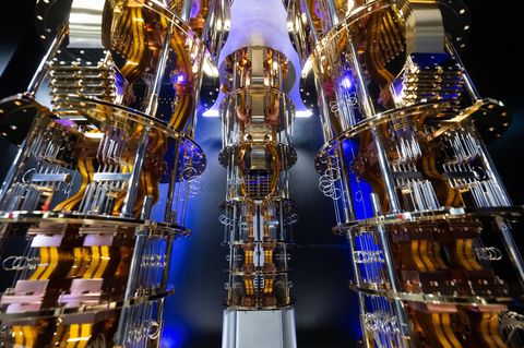 Ein Quanten-Chip eines Quantencomputers von IBM
