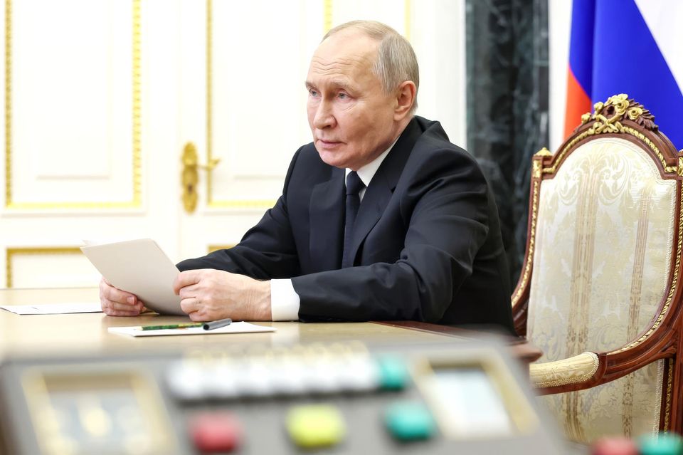 Russlands Präsident Wladimir Putin bei einer Videokonferenz mit Regierungsmitgliedern