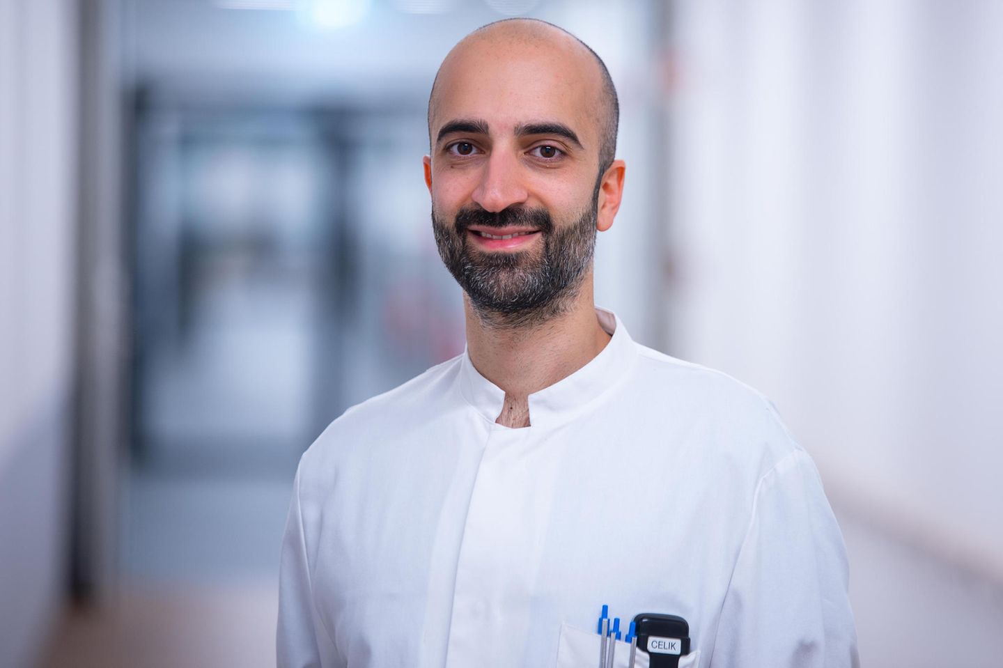 Cihan Çelik, Lungenfacharzt am Klinikum Darmstadt