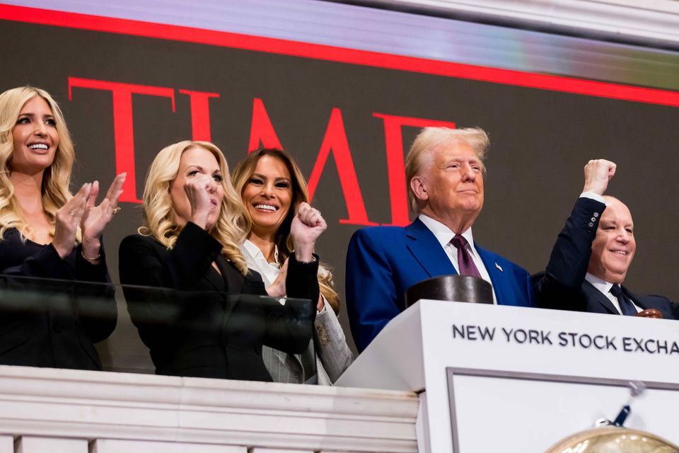 Donald Trump lässt sich bei einem Besuch der New Yorker Börse feiern