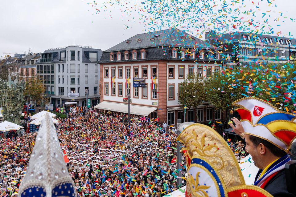 Karnelvalsbeginn in Maiz, Rheinland-Pfalz