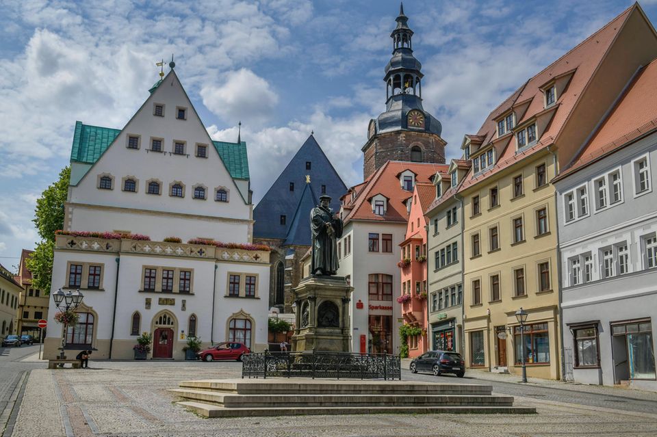 Martin Luther Statue auf dem Marktplatz in Eisleben
