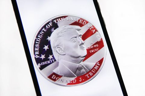 Donald Trump hat sich selbst als „Krypto-Präsident“ angekündigt – aber liefert er auch, was er zuvor versprochen hat? Eine Bitcoin-Reserve zum Beispiel?