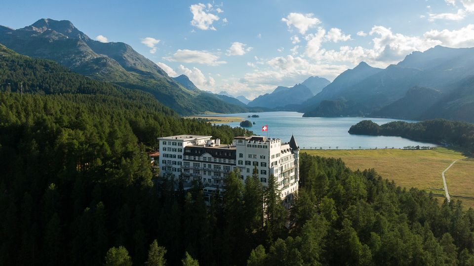 Das „Waldhaus Sils“, ein traditionsreiches Hotel im Engadiner Dorf Sils-Maria, punktet mit großem Kulturangebot