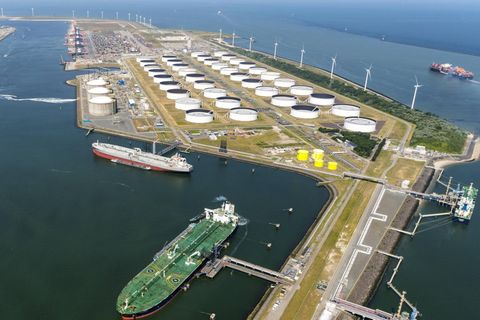 LNG-Terminal im Hafen von Rotterdam