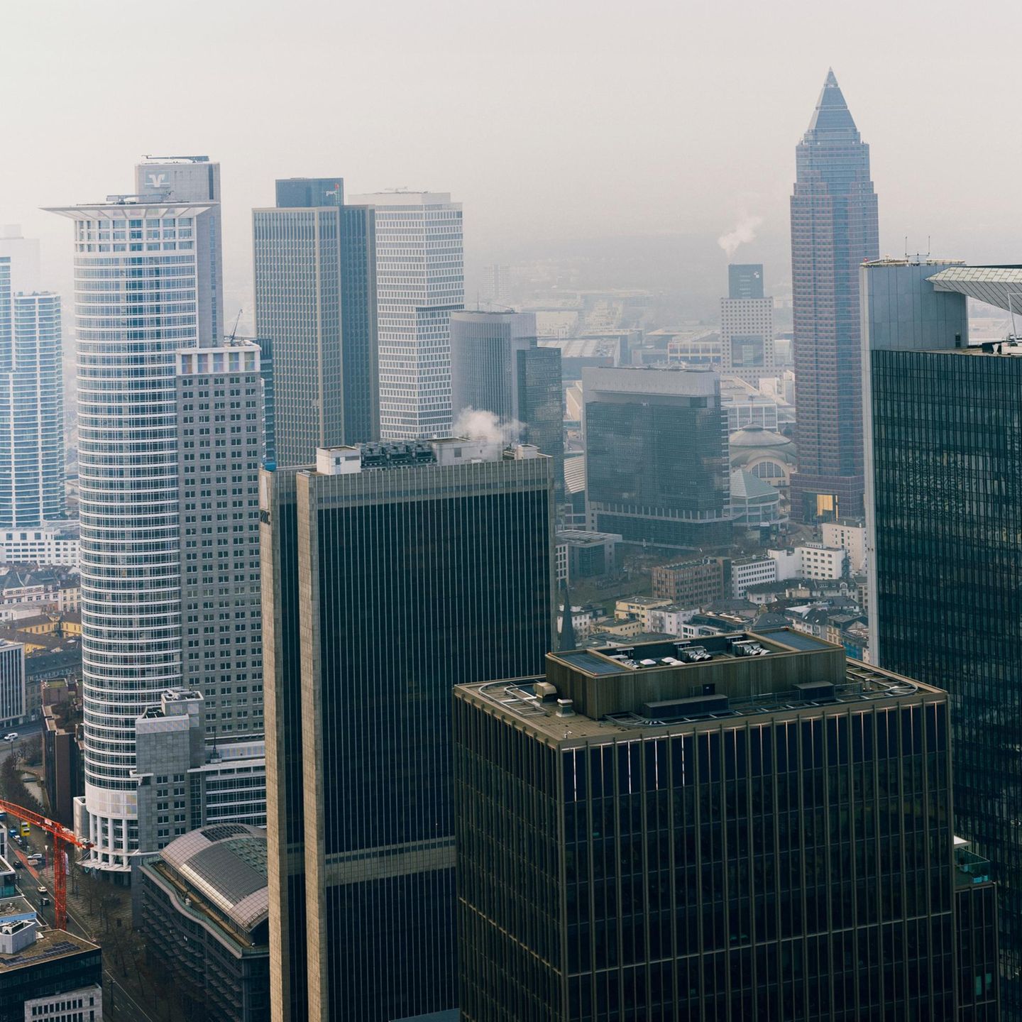 Aussicht vom Dach der neuen Deka-Zentrale im Frankfurter Four-Komplex