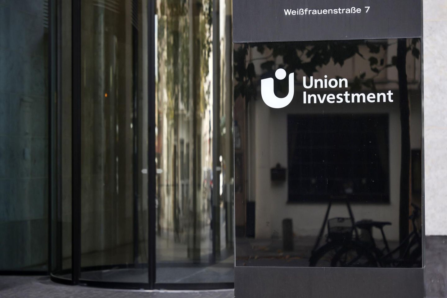 Eingangsbereich der Union Investment Bank in Frankfurt
