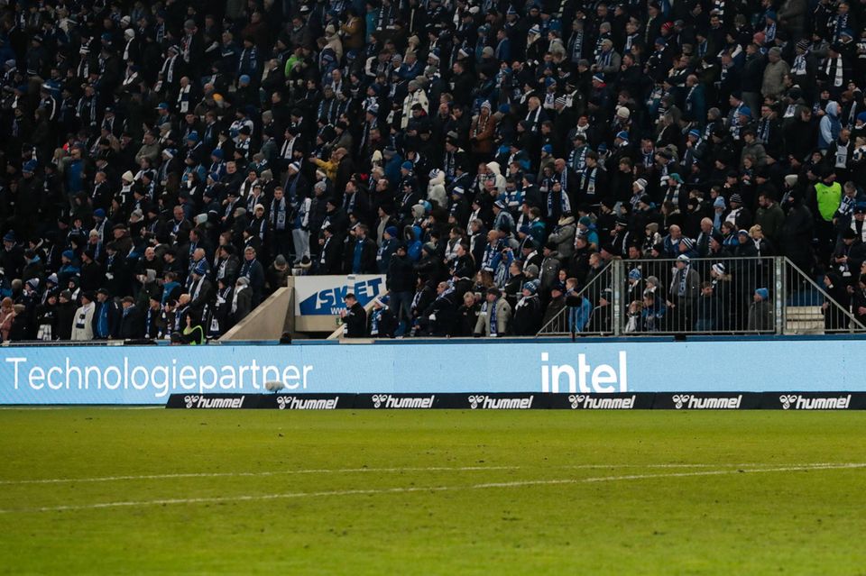 Der Halbleiterhersteller Intel macht immer noch Werbung beim Fußball-Zweitligisten 1. FC Magdeburg – aber: Wie lange noch?