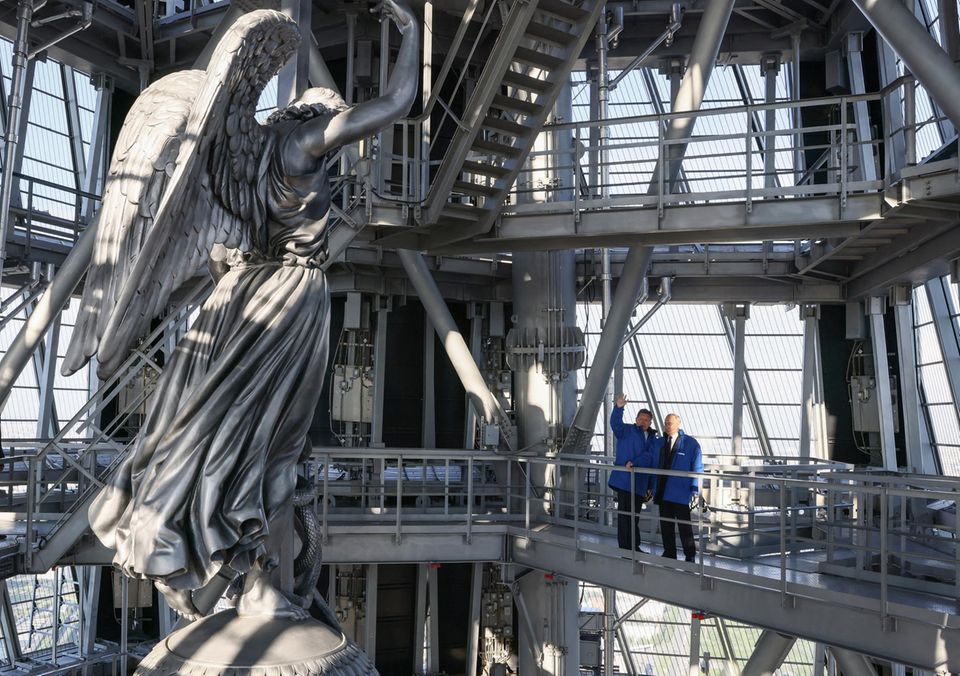 Wladimir Putin (r.) zu Besuch am Konzernsitz