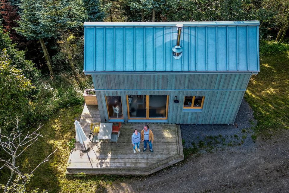 Dieses Tiny House aus Schadholz steht im nordrhein-westfälischen Kierspe