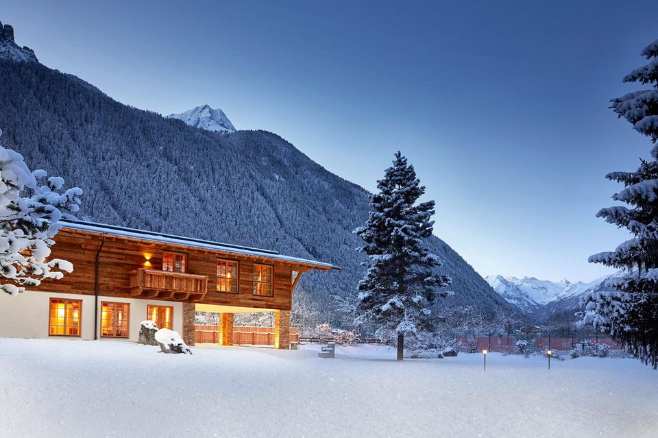 Das 1977 eröffnete Hotel „Jagdhof“ (hier: das „Spa-Chalet“) gehört zur Vereinigung „Relais & Châteaux“, die außergewöhnliche Erlebnisse verspricht