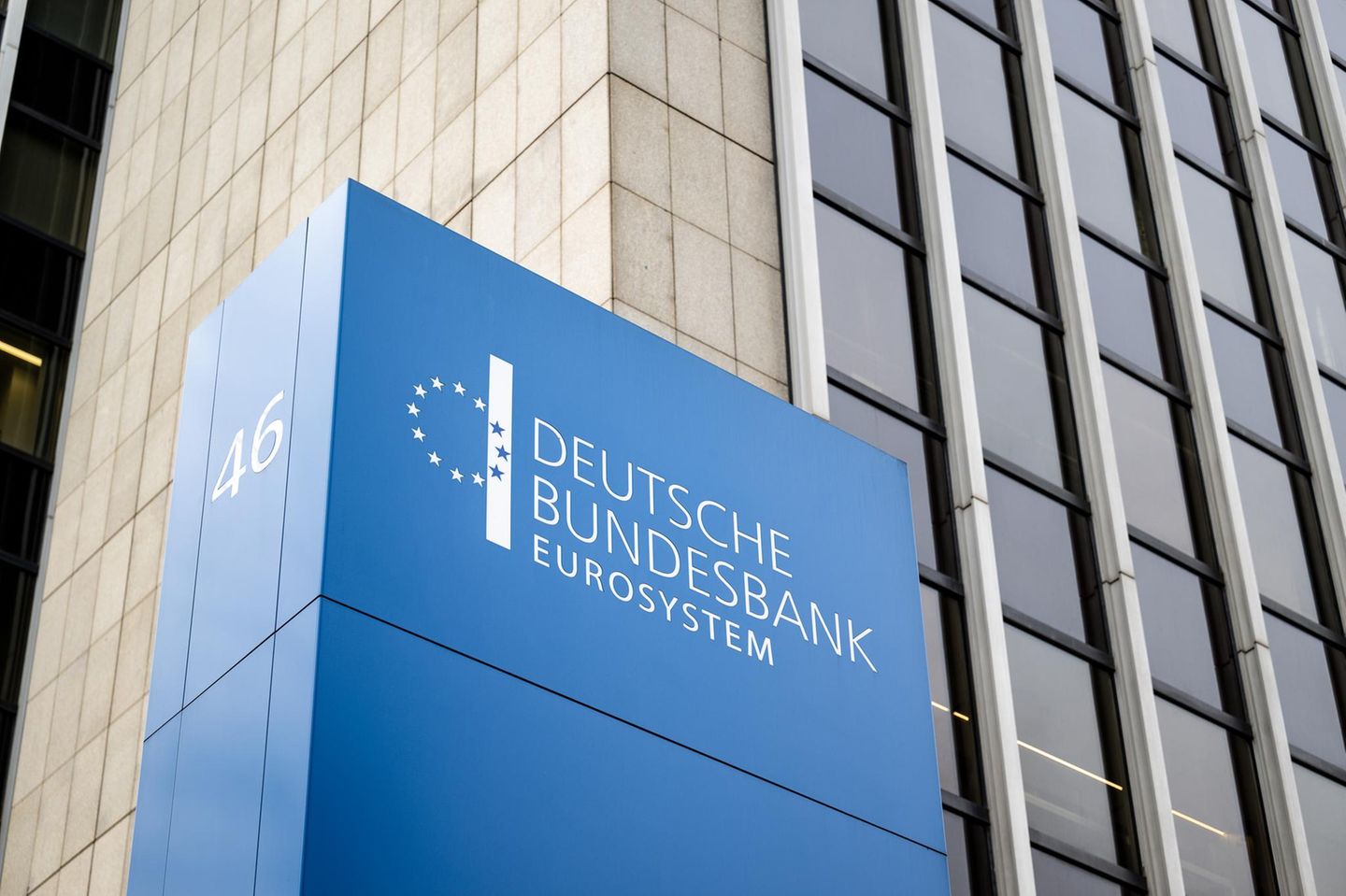 Wegen der Zinswende in der Eurozone hat die Bundesbank im vergangenen Jahr einen Verlust von 19 Mrd. Euro gemacht. 