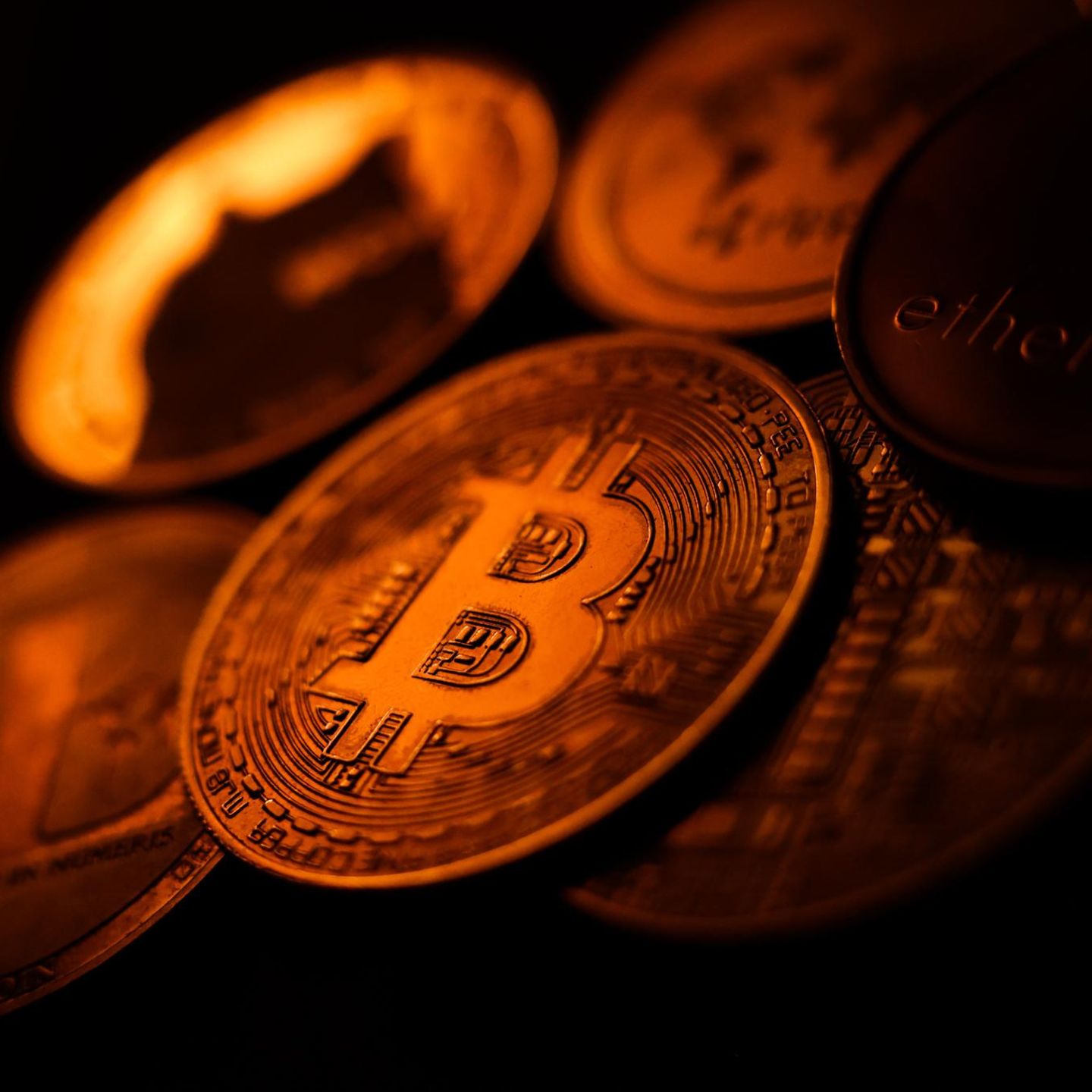 Krypto-Beben: Bitcoin fällt auf niedrigsten Stand seit Trump-Wahl -  Capital.de