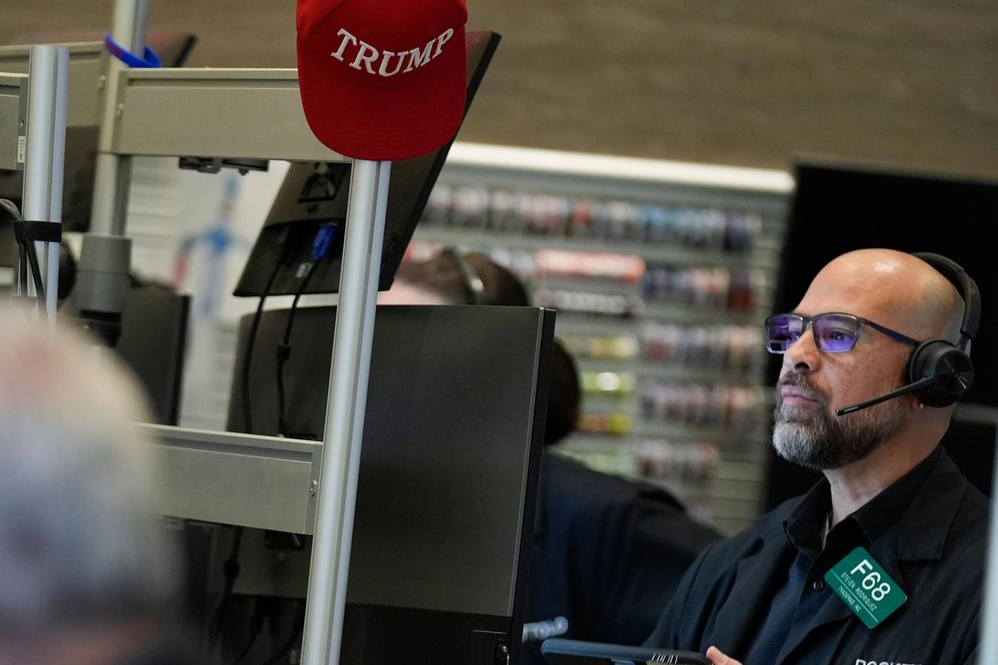 Händler arbeiten an der New Yorker Börse