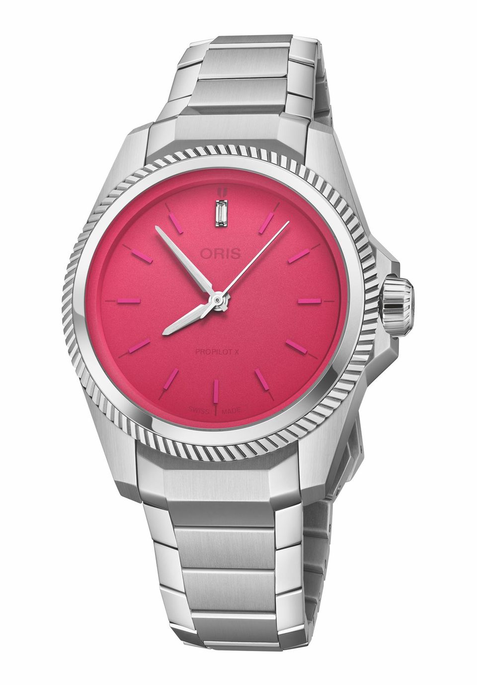 Das pinkfarbene Zifferblatt der Oris-Uhr schmückt bei 12 Uhr ein Labordiamant im Baguetteschliff