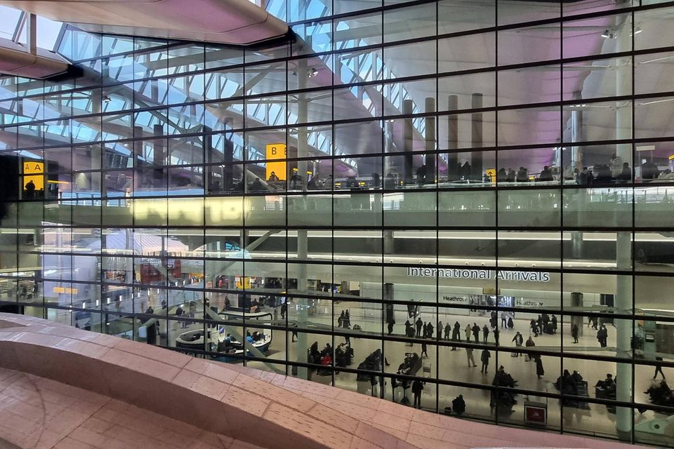 Glassfassade am Flughafen London-Heathrow