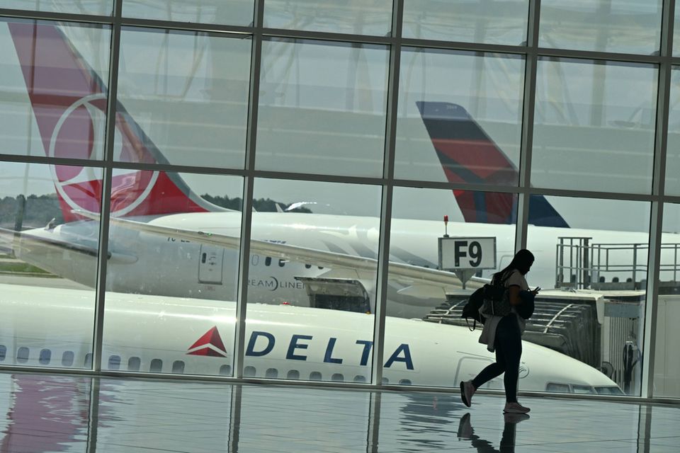 Flugzuege am Flughafen Atlanta