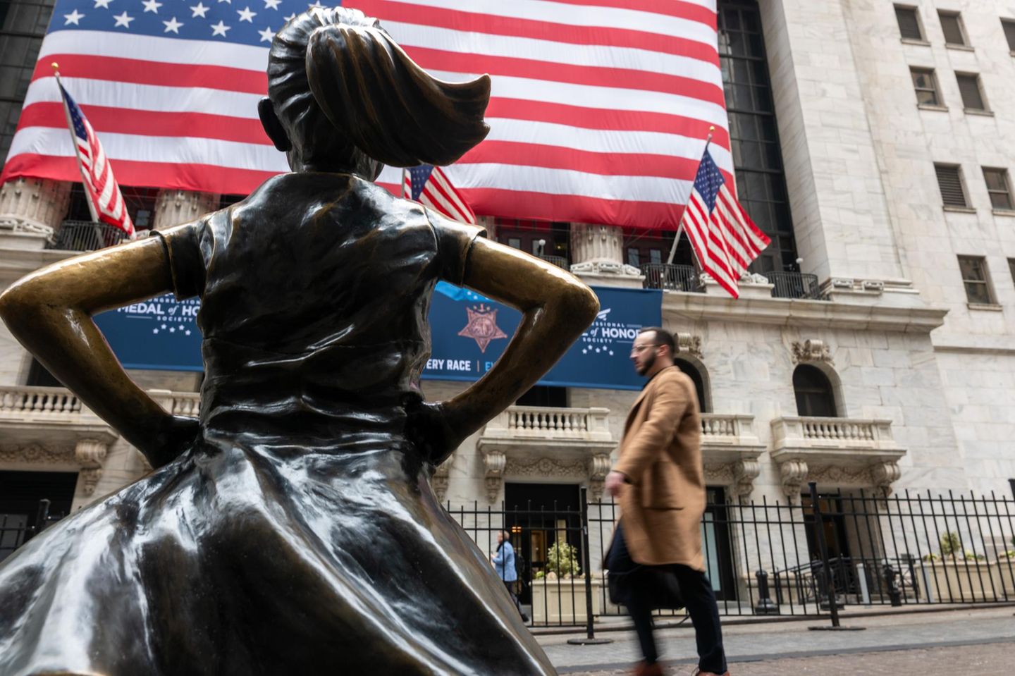 Skulptur vor der New Yorker Börse