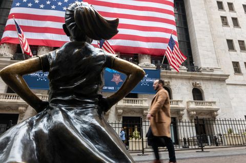 Skulptur vor der New Yorker Börse