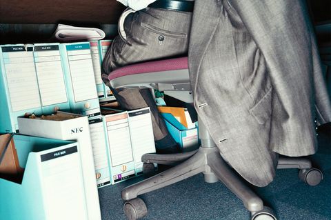 Ordner sind das halbe Leben: Kaum jemand regelt so gerne und detailverliebt wie die Deutschen. Nun ächzen Wirtschaft und Bürger unter einer nie dagewesenen Bürokratiebelastung
