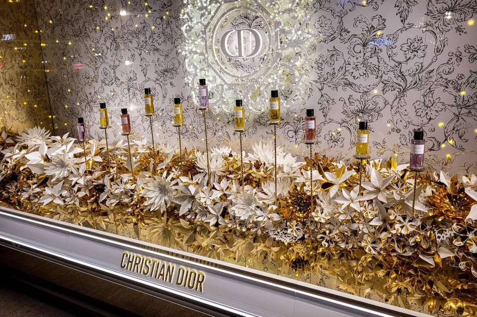 Schaufenster eines Geschäfts von Christian Dor