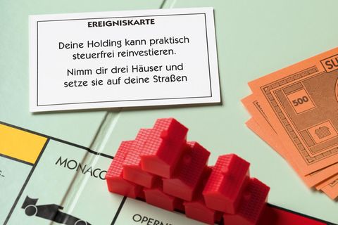 Wer viele Häuser und Hotels besitzt, gründet am besten eine Immobilien-GmbH. So lassen sich Steuern sparen.