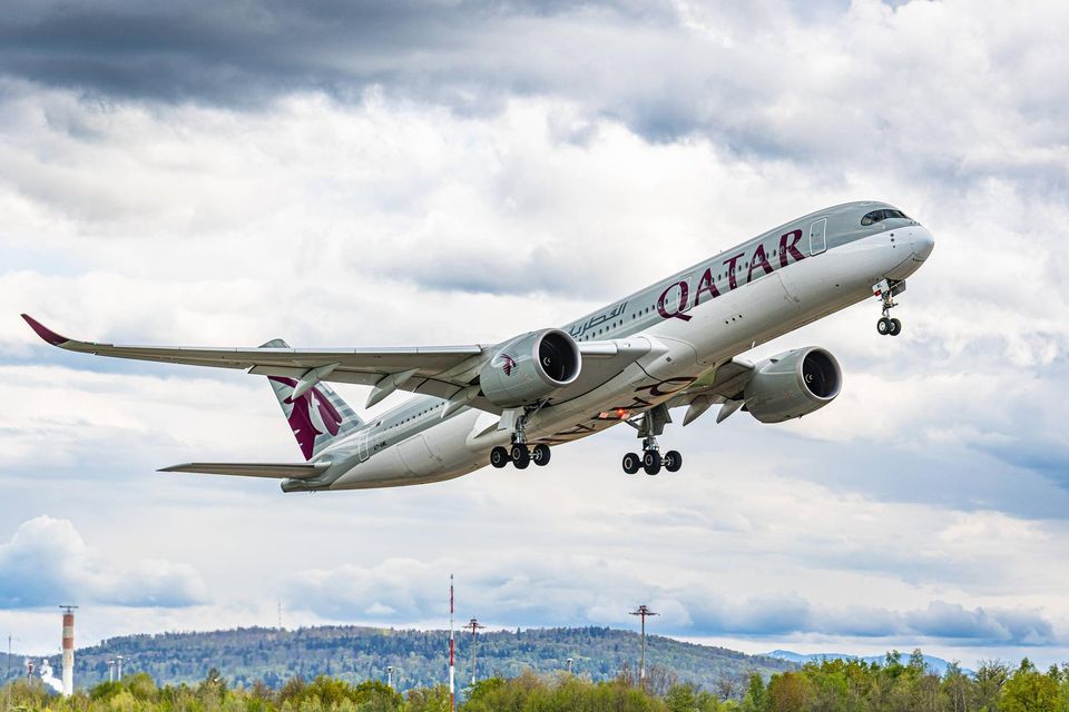Eine Maschine von Qatar Airways hebt ab