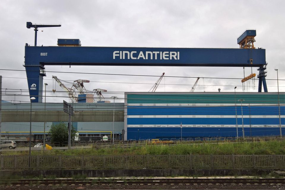 Die italienische Werft stellt neben Kreuzfahrtschiffen auch Kriegsschiffe her. Die Werftengruppe hatte immer wieder Interesse an der Thyssenkrupp-Marinetochter TKMS gezeigt.