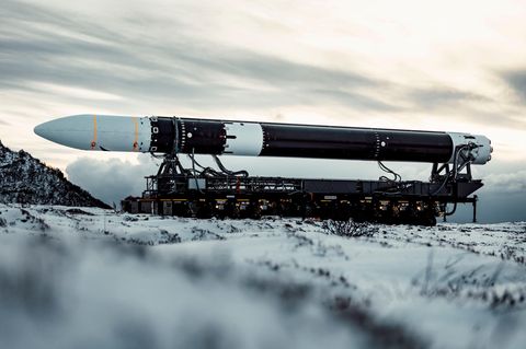 Die 28 Meter lange Spectrum-Rakete beim Transport zum Weltraumbahnhof Andøya am Nordkap