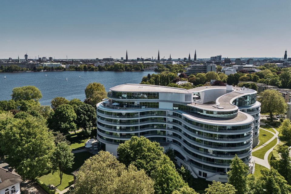 BUSINESS – Luxury Design & Lifestyle Resorts: The Fontenay, Hamburg, Deutschland