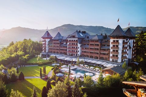 Das idyllisch gelegene The Alpina Gstaad wurde im Ranking der „101 besten Hotels der Schweiz“ als „Leisure Hotel of the Year 2025“ ausgezeichnet