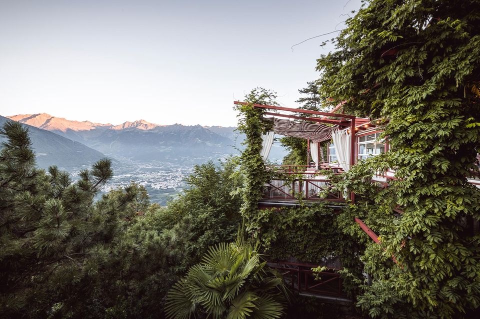 LEISURE – Luxury Culinary Hotels: Hotel Castel Fragsburg, Meran, Italien